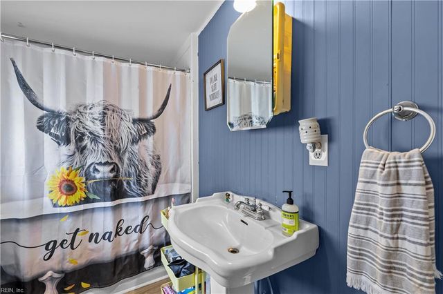 14 Myrtle ST, Hampton, VA 23669