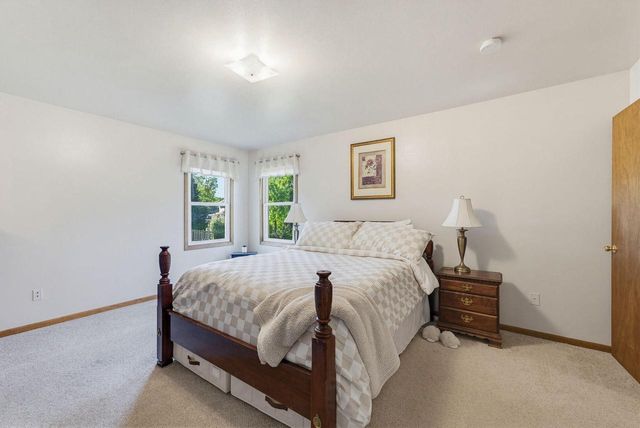 8820 W Travis LANE, Franklin, WI 53132