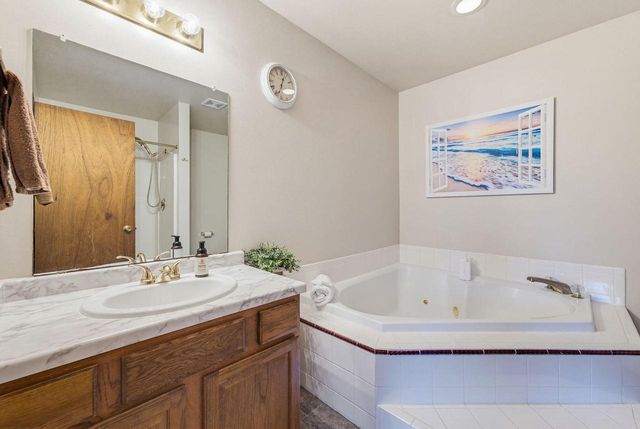 8820 W Travis LANE, Franklin, WI 53132