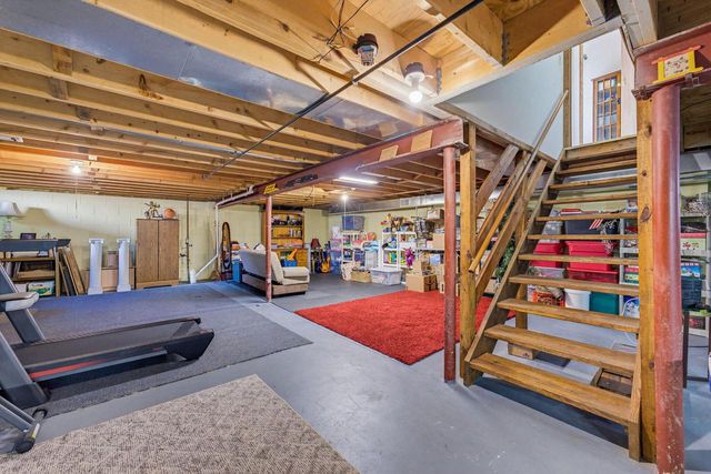 8820 W Travis LANE, Franklin, WI 53132