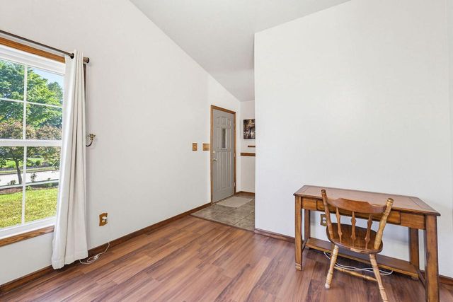 8820 W Travis LANE, Franklin, WI 53132
