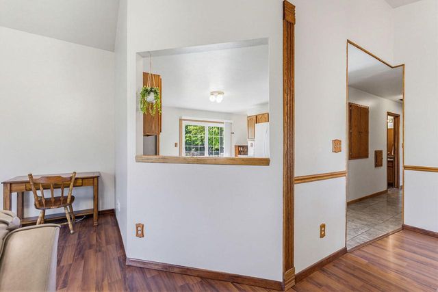 8820 W Travis LANE, Franklin, WI 53132