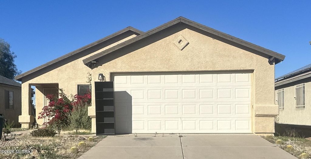 6040 S Nantac Rim Drive, Tucson, AZ 85706