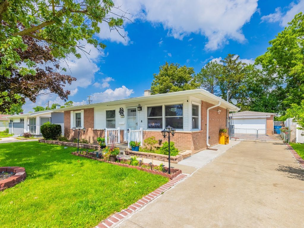 45 E Normandy Drive, Addison, IL 60101