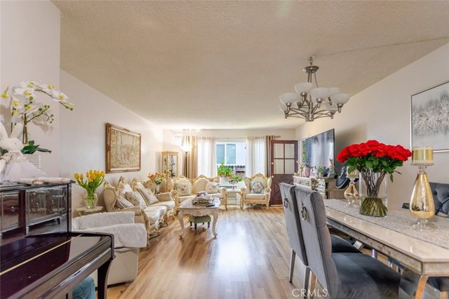 12806 Oxnard Street, North Hollywood, CA 91606