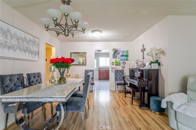 12806 Oxnard Street, North Hollywood, CA 91606
