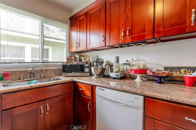 12806 Oxnard Street, North Hollywood, CA 91606