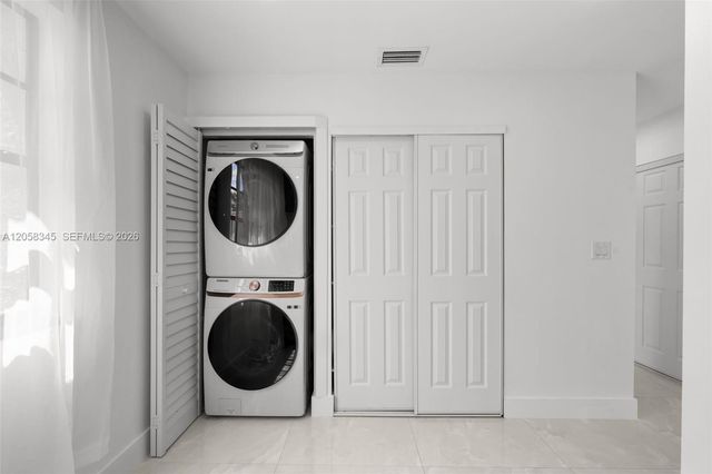 3571 Magellan Cir 343-4, Aventura, FL 33180