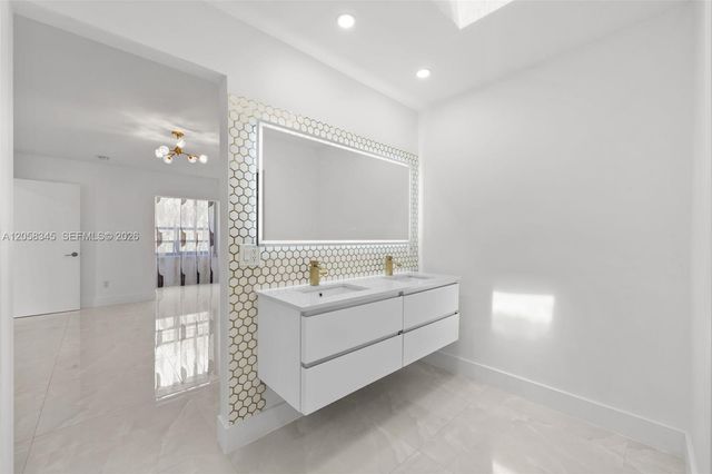 3571 Magellan Cir 343-4, Aventura, FL 33180