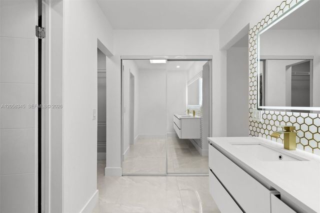 3571 Magellan Cir 343-4, Aventura, FL 33180