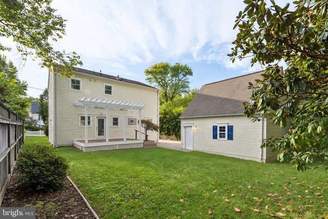 101 CHARLES ST, Rockville, MD 20850