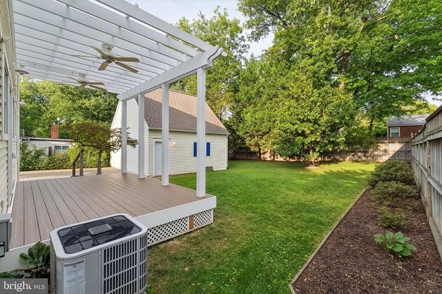 101 CHARLES ST, Rockville, MD 20850