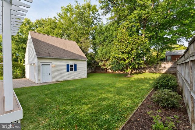 101 CHARLES ST, Rockville, MD 20850
