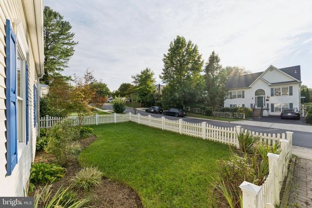 101 CHARLES ST, Rockville, MD 20850