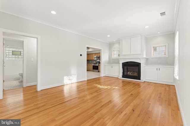 101 CHARLES ST, Rockville, MD 20850
