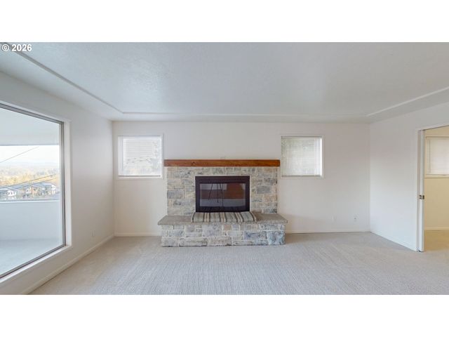 2145 WEBB St, West Linn, OR 97068