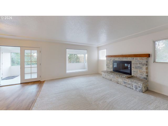 2145 WEBB St, West Linn, OR 97068