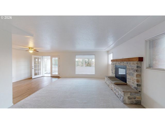 2145 WEBB St, West Linn, OR 97068