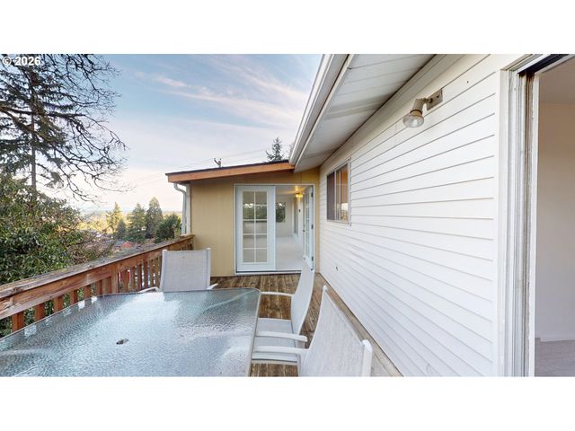 2145 WEBB St, West Linn, OR 97068