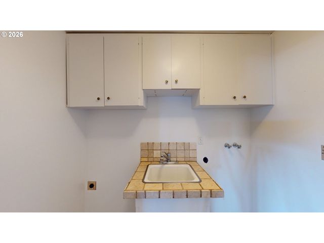 2145 WEBB St, West Linn, OR 97068