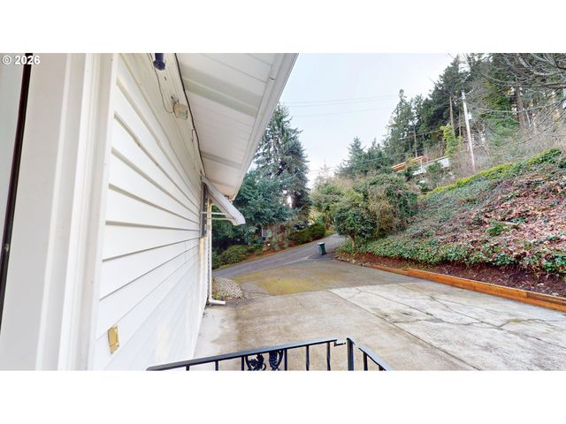 2145 WEBB St, West Linn, OR 97068