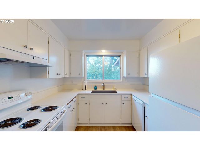 2145 WEBB St, West Linn, OR 97068