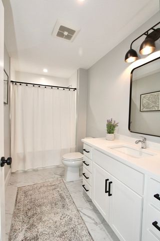 10 Salisbury Hill Blvd 75, Worcester, MA 01609