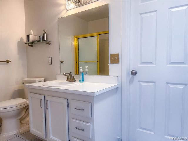 20342 Pine Meadow Drive, Clinton Township, MI 48036