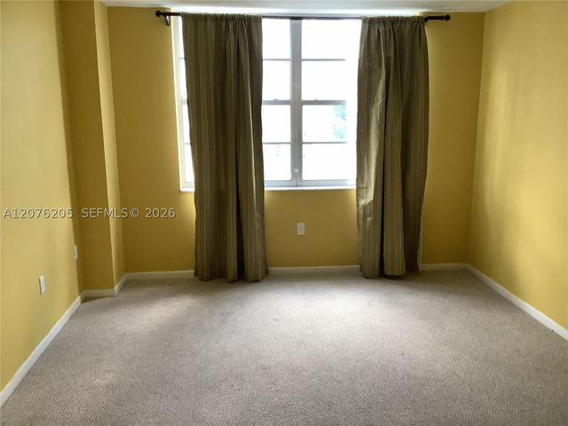 2801 NE 183rd St 111W, Aventura, FL 33160