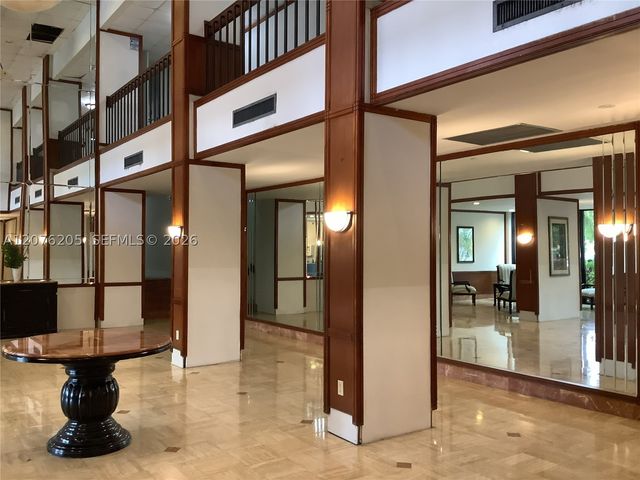 2801 NE 183rd St 111W, Aventura, FL 33160