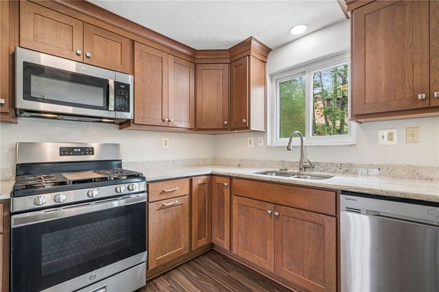 4137 Cambridge, Hempfield Twp, PA 15642