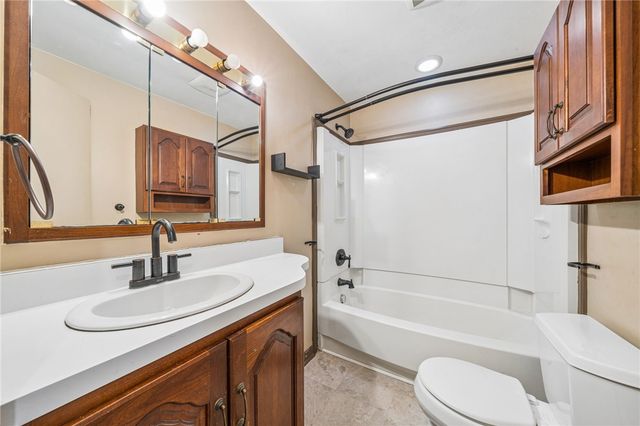 4137 Cambridge, Hempfield Twp, PA 15642