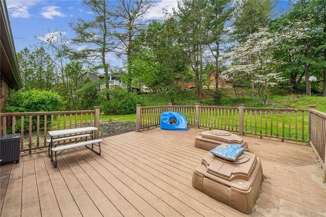 4137 Cambridge, Hempfield Twp, PA 15642