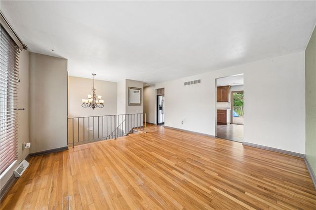 4137 Cambridge, Hempfield Twp, PA 15642