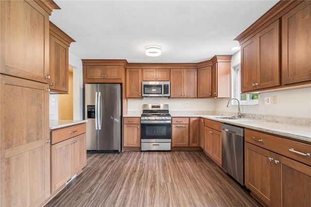 4137 Cambridge, Hempfield Twp, PA 15642