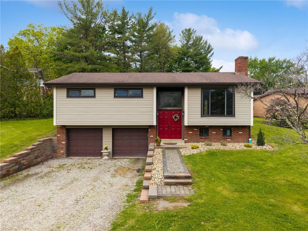 4137 Cambridge, Hempfield Twp, PA 15642