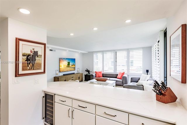 1586 S Ocean Ln 125, Fort Lauderdale, FL 33316