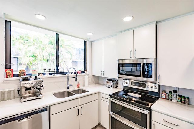 1586 S Ocean Ln 125, Fort Lauderdale, FL 33316
