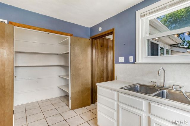 8231 Steffen Avenue, St Louis, MO 63123