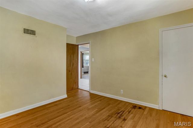 8231 Steffen Avenue, St Louis, MO 63123
