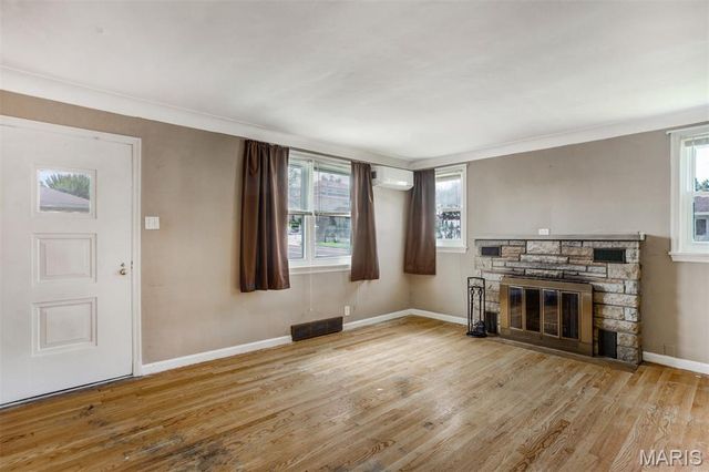 8231 Steffen Avenue, St Louis, MO 63123