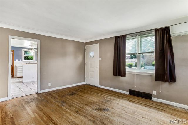8231 Steffen Avenue, St Louis, MO 63123