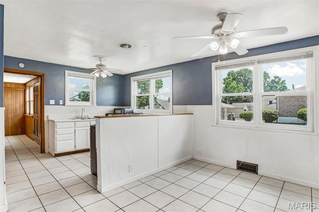 8231 Steffen Avenue, St Louis, MO 63123