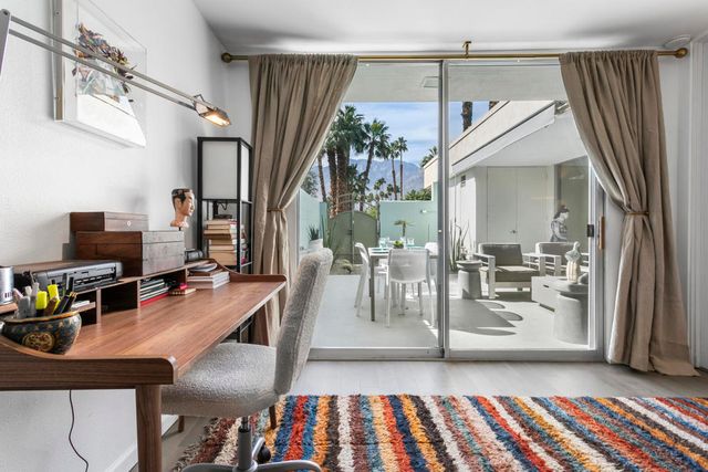 17 Desert Lakes Drive, Palm Springs, CA 92264