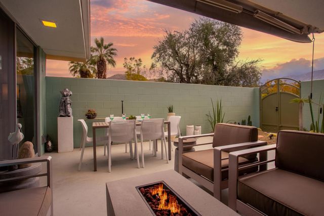17 Desert Lakes Drive, Palm Springs, CA 92264