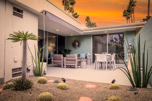 17 Desert Lakes Drive, Palm Springs, CA 92264