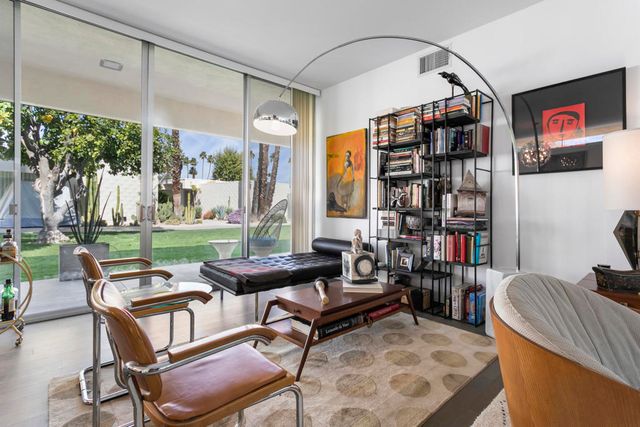 17 Desert Lakes Drive, Palm Springs, CA 92264