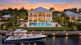 2223 Harbor RD, Naples, FL 34104