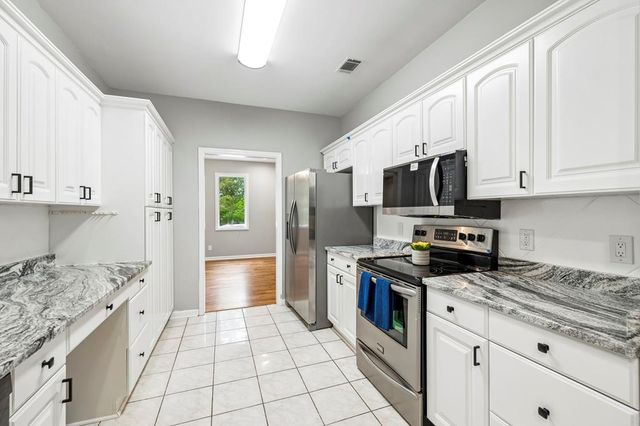 502 Shire Court, Dalton, GA 30720
