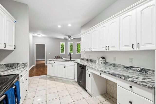 502 Shire Court, Dalton, GA 30720